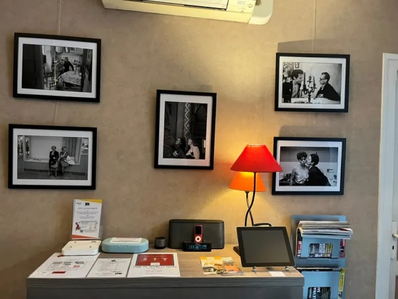 Une exposition photos  Hotel la Croix Blanche Tarbes 