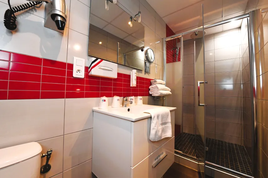 salle d'eau chambre twin 2 à 4 personnes