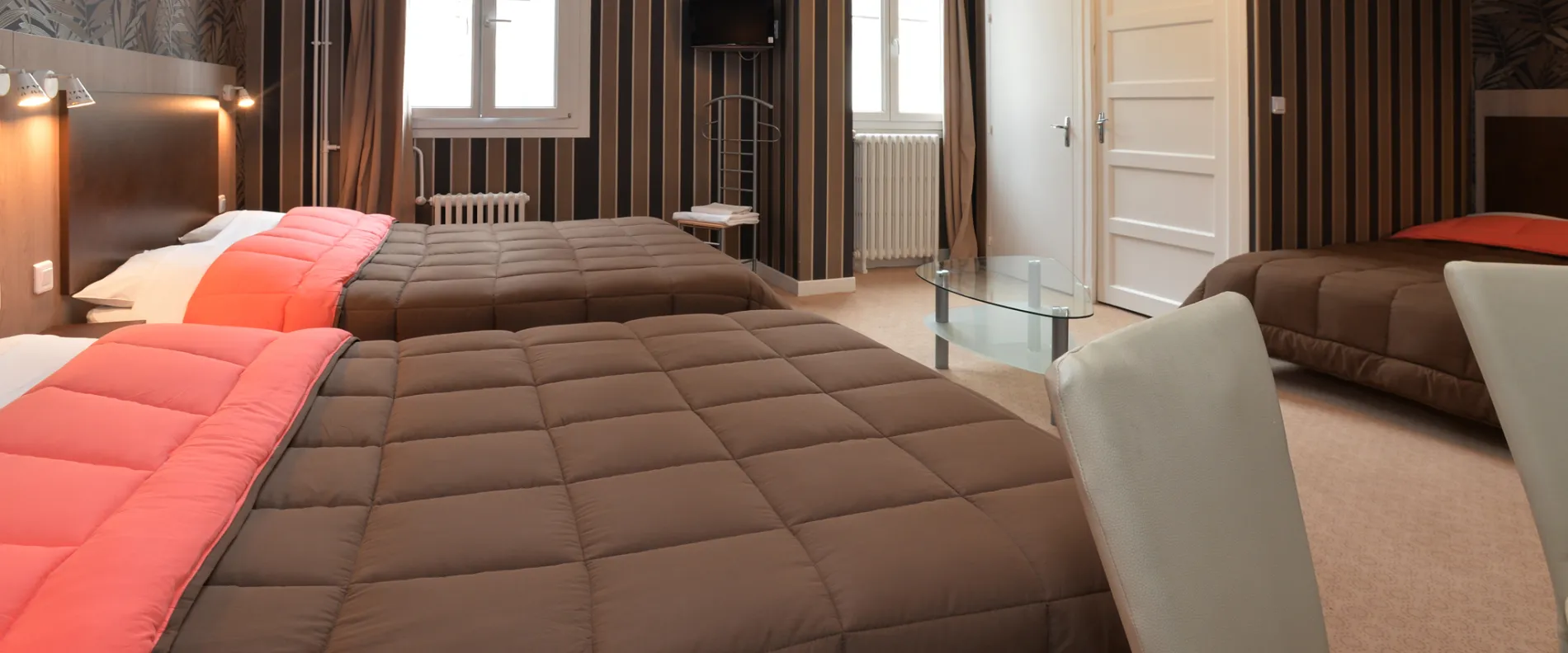 chambre xxl Hotel la Croix Blanche Tarbes 