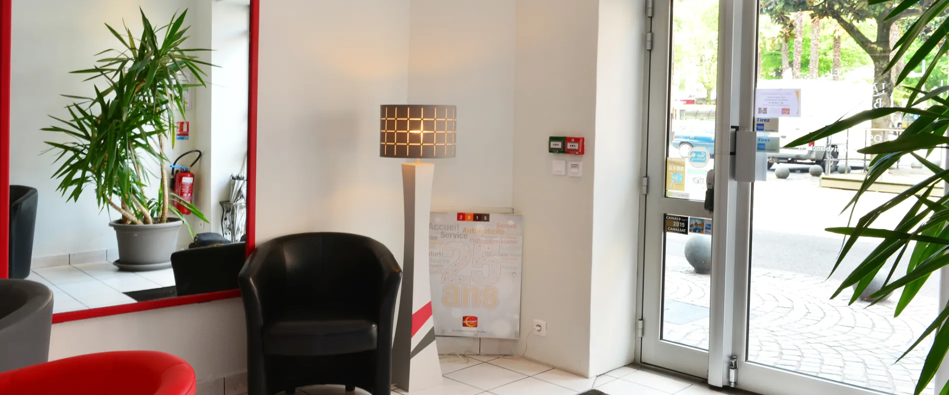 réception Hotel la Croix Blanche Tarbes 